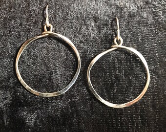 Medium "Bestie" Hoop