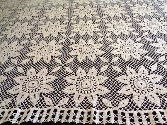 Beistle Tovaglia Girasole - Confezione Da 2, Plastica, 137x274 Cm, Perfetta Per Feste A Tema Primaverile Ed Estivo