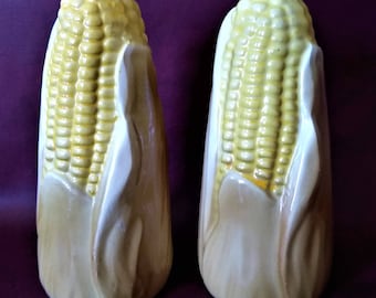 Vintage Corn Cob Salt & Pepper Shakers