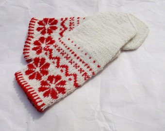 hand knitted wool mittens, knit red white wool mittens, latvian mittens, knitted speckled mittens, knit fire isle mittens, knit wool glove