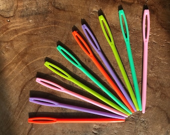 Ten Plastic Needles 7cm for Knitting and Crafts