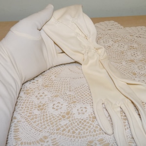 Vintage Cream Fabric or Nylon Gloves, Ecru, Cream, by Bri Nylon, 1950's, 1960's, Mid Century, Wedding, Opera Gloves, Rockabilly Gloves
