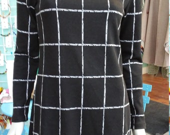 Long Sleeve Knit Scoop Neck Dress