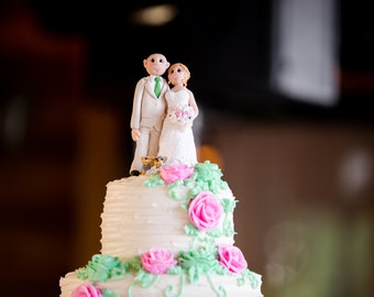 Custom wedding cake topper, personalized cake topper, Bride and groom cake topper, Mr and Mrs cake topper