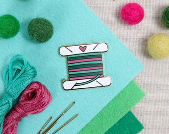 I Heart Floss // Embroidery Floss Lapel Pin, enamel pin crafts, needle minder, flair, felt flair, magnet back, craft accessory, bobbin