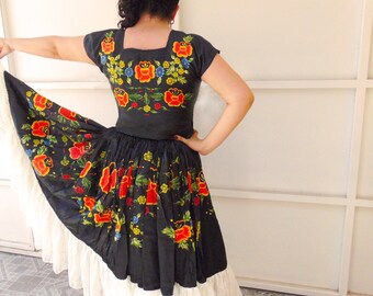 Mexican Dress, Oaxacan Dress, Mexican Embroidered Dress, Traditional Mexican Dress, Frida Kahlo, Huipil Dress, Mexican Blouse, Tehuana