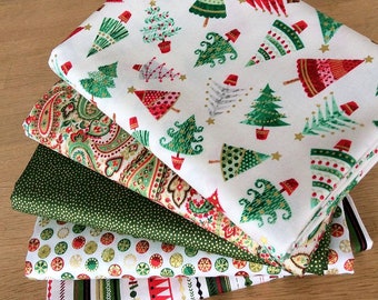 TRADITIONAL CHRISTMAS Fat Quarter Bundle H Quilting Craft Cotton Fabric by Makower 2017