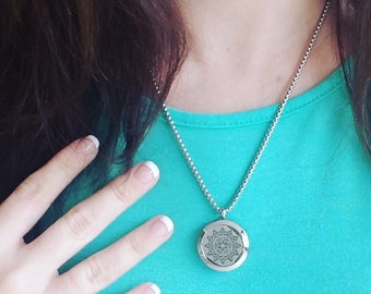 EE Exclusive **Mandala** 25mm Silver 316L Stainless Steel Essential Oil Aromatherapy Locket Diffuser Sacred Geometry Pendant Necklace S019