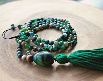 Collier de pierres précieuses pompon / Pierre collier de perles