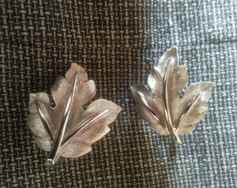 Vintage Trifari leaf earrings clip on