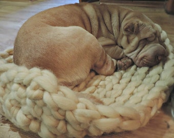 Dog Bed, Chunky Dog Bed, Wool Dog Bed, Dog mat, Large Dog Bet, Pet bed