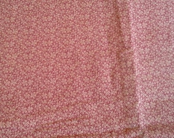 Red Floral Cotton Fabric 1 3/4 Yards X0993