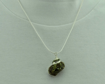 Green and Silver Turban Sea Shell Necklace