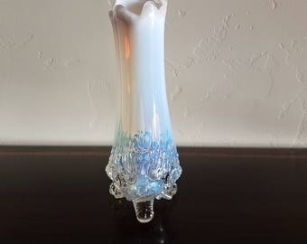 White Opalescent Piasa Bird Vase