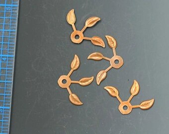 Copper leaf component. Vintage 1970s. 1" x 3/4". Packs of 4. Beadwork, Jewelry making, Jewelry supply.