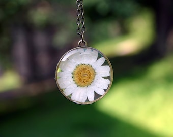 White Daisy Necklace, Real Flower Necklace, White Chrysanthemum, Botanical Jewelry, Pressed Flower Jewelry