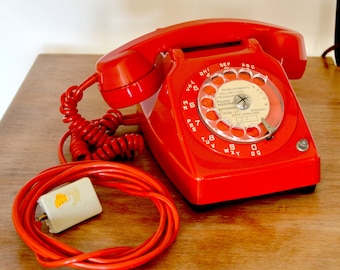red vintage telephone rotary dial phone, 1973, functional, french vintage