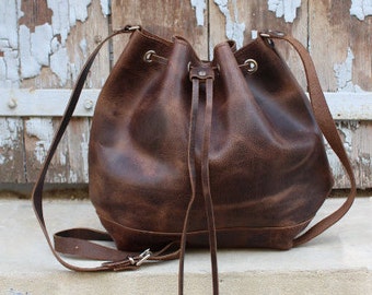 Brown leather bucket bag, leather handbag, crossbody bucket bag. sacoche femme marron