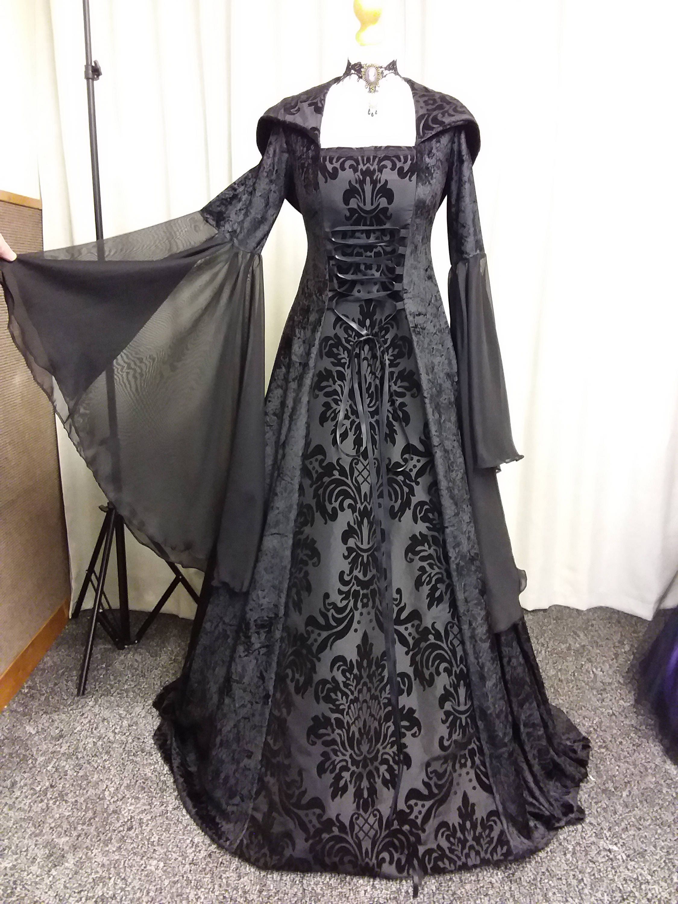 Halloween vampire dress Gothic dress black medieval dress