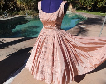 Vintage 1950s dress 50s pinup full fitted bombshell M/L metal zipper ballroom formal ball gown designer
