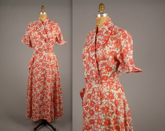 1950s red and white daisy print dressing gown • vintage 50s robe • floral print sheer house coat
