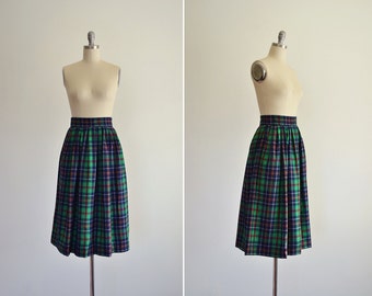 Inverness skirt • vintage 1960s/70s wool plaid skirt • green pleated wool midi skirt