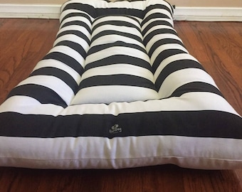 Classic Stripes Black and White Dog Bed,Waterproof Dog Bed, Dog Mat, Dog Pad, Dog Crate Bed, Puppy Bed
