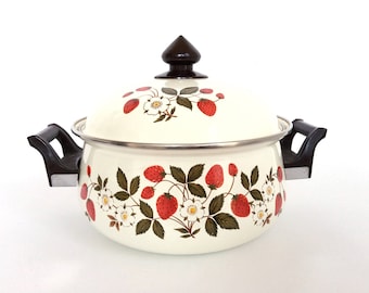 Vintage Sheffield Enamelware Strawberries and Cream 3 Quart Dutch Oven / 3 Quart Stock Pot Strawberries N Cream