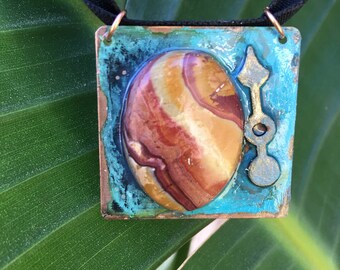 Found object penant with agate