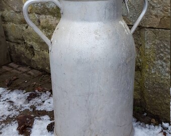 French vintage milk churn / Aluminum Milkchurn / Large French milkchurn / Zinc milk churn / Garden ornament / French planter / Shabby Chic