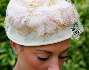 Vintage Floral Pillbox Hat, 1950s Floral Hat, Vintage Millinery, Vintage Hat, Pillbox Hat, Bucket Hat, Flower Hat, Pillbox Hat