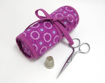 Purple sewing case with felted needle book / Travel sewing kit / Gift for sewer / Geometric pattern, circles on purple