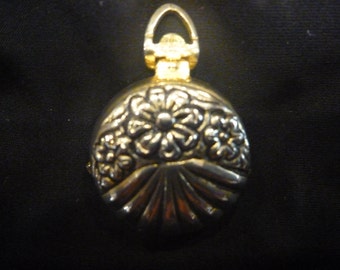 Vintage Estate GOLD/SILVER 4 Photo LOCKET