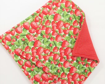 Strawberry Pot Holders, Set of 2 Strawberry Potholders, Strawberries Kitchen Decor, Red Potholders, Strawberry Hot Pads, Fabric Pot Holders