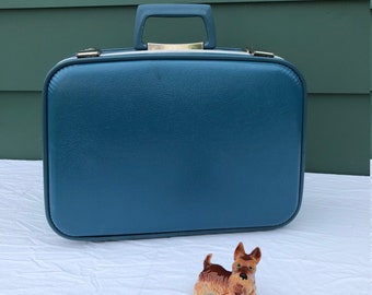 Vintage Suitcase Little Blue Suitcase Hardshell Suitcase GREAT CONDITION Vintage Luggage Vintage Home Decor Storage Case