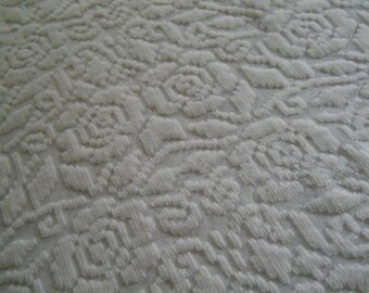 REDUCED-Vintage White Roses Design Polyester Chenille Bedspread-full size-103x90