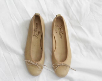 Zodiac Ballet Flats | 1970s Tan Leather Skimmers | Vintage 70s Zodiac Leather Slip On Shoes | US Size 6.5 6 1/2