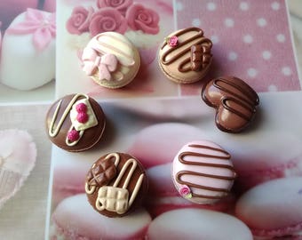 Set of 6 macarons in polymer clay magnets / gift idea