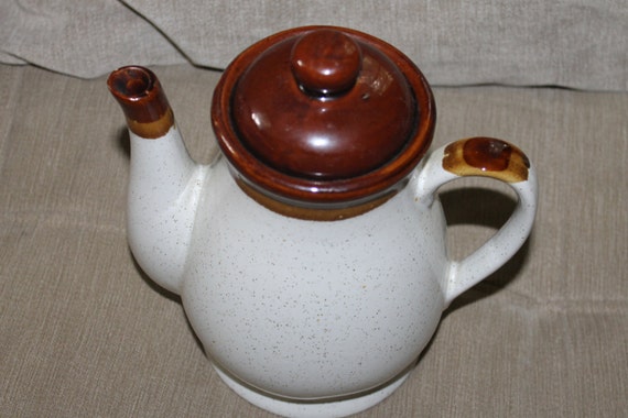 Vintage Brown and Cream Teapot Made in Taiwan Very Vintage Brown and Cream Teapot Made in Taiwan Very