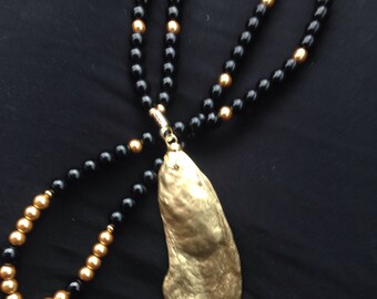 Black and Gold Oyster Necklace
