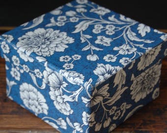Diminutive Blue Floral Bandbox