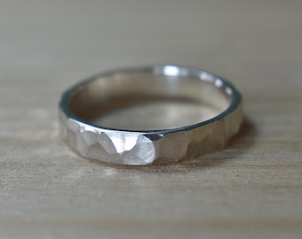 4mm Hammered Sterling Silver Ring. Hammered Wedding Ring. Hammered Silver Band. Hammered Wedding Band for Woman. Hammered Wedding Band