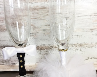 Bride and Groom Wedding Glasses/ Bride and Groom Toasting Glasses/ Bride and Groom Champagne Flutes