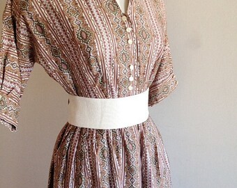 Vintage 1950s Cotton Novelty Print Day Dress Size Medium