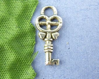 1 charm pendant key 8 * 18 mm
