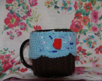 Adorable cupcake with sprinkles mug cosy