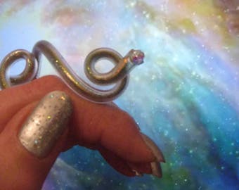 Yarn tension ring - fully adjustable for knitting and crochet.