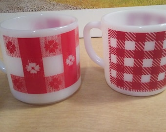 Lot of 2 Federal Glass cups mugs