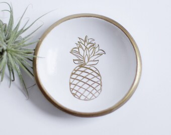 Pineapple Ring Dish / Personalized Jewelry Dish / Wedding Ring Holder / Tropical Wedding Favor / Bridesmaids Gift / Bridal Shower