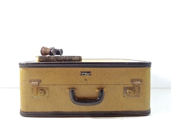 Vintage Tweed Suitcase / 1940s Amelia Earhart Yellow Tweed Suitcase / Vintage Luggage